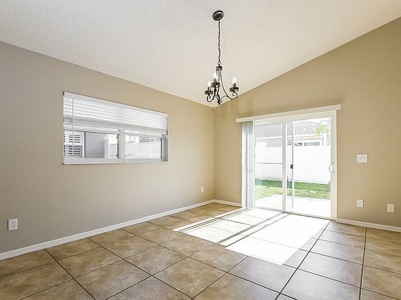 5th image of 3246 Bellingham Dr