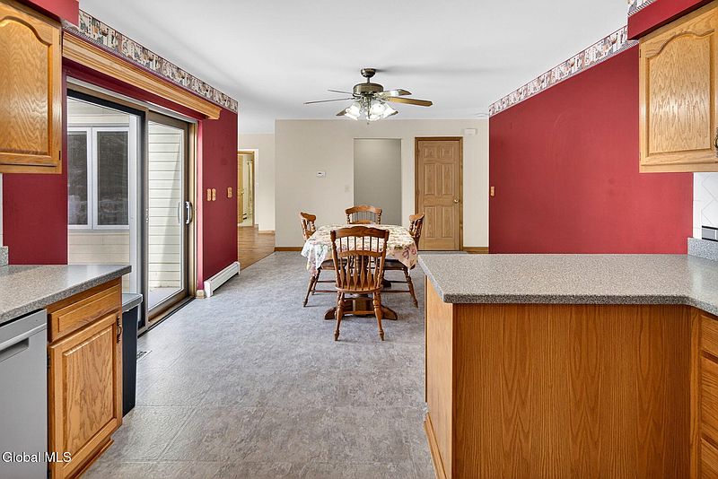 5th image of 1457 Castleridge Road