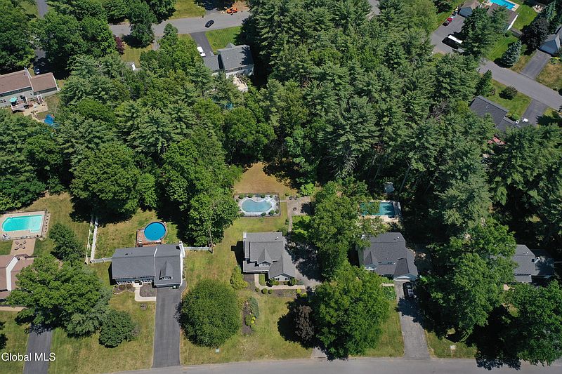 5th image of 662 Stark Terrace