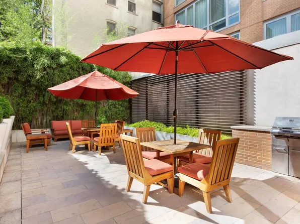 250 East 53rd Street image 7 of 11