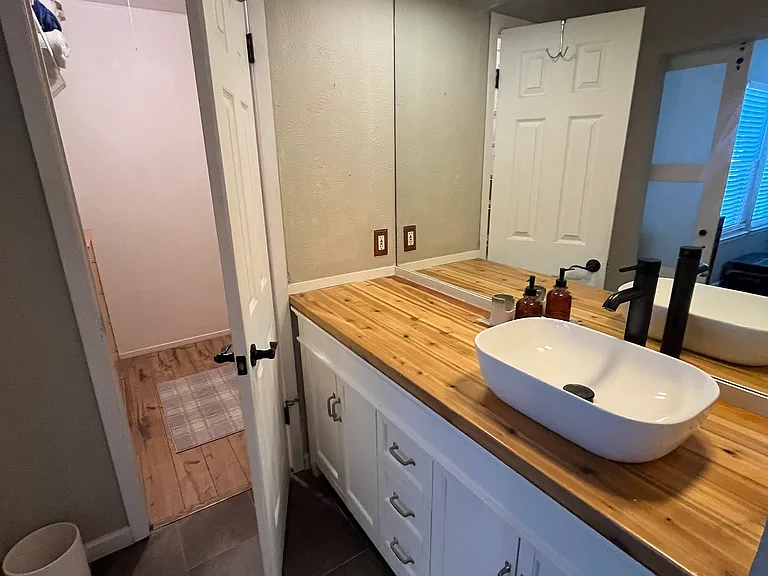 5803 W Gate Blvd #B — Photo 10