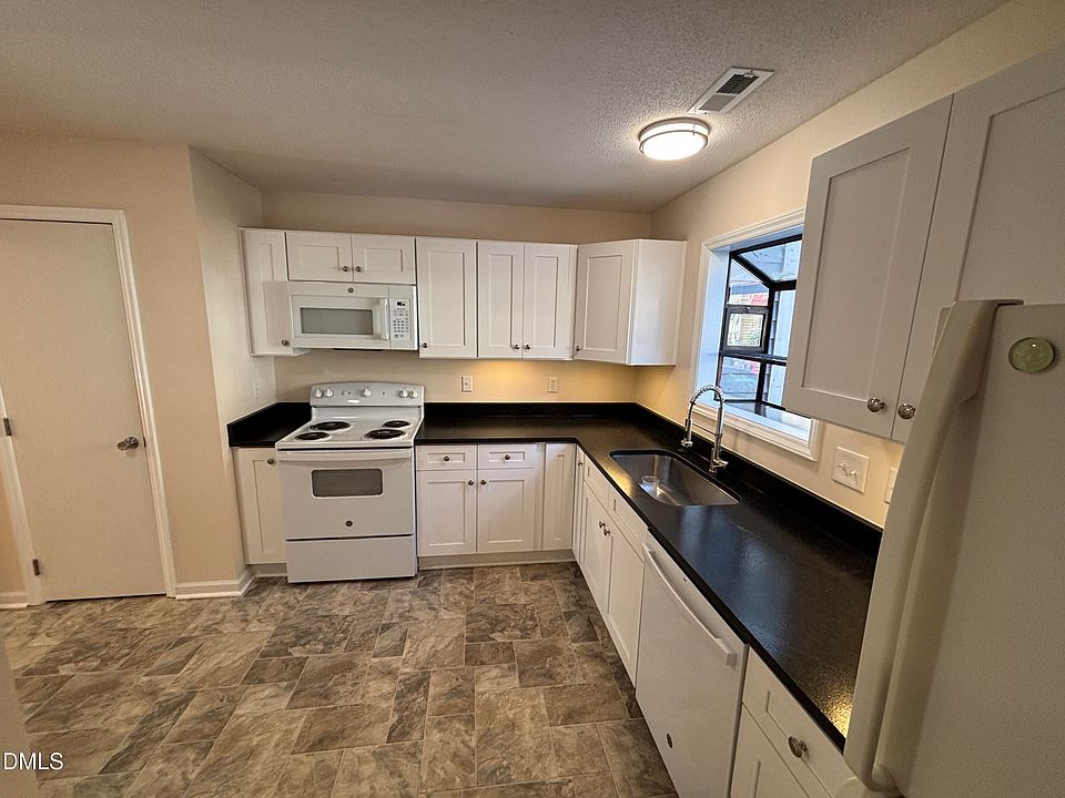1st image of 54 Willow Bridge Dr