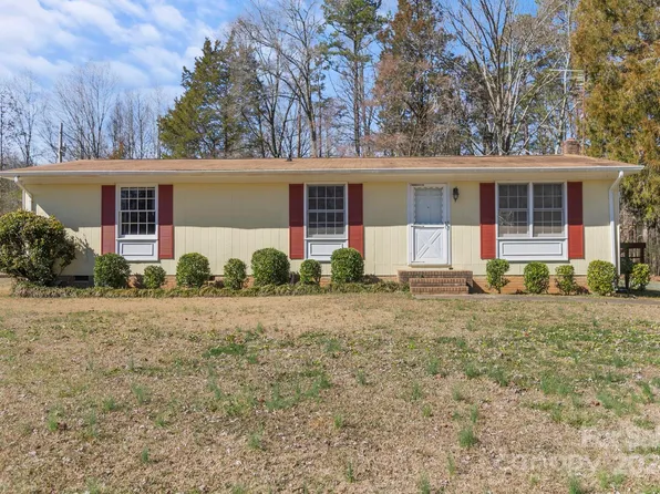 9813 Machado Dr, Indian Trail, NC 28079