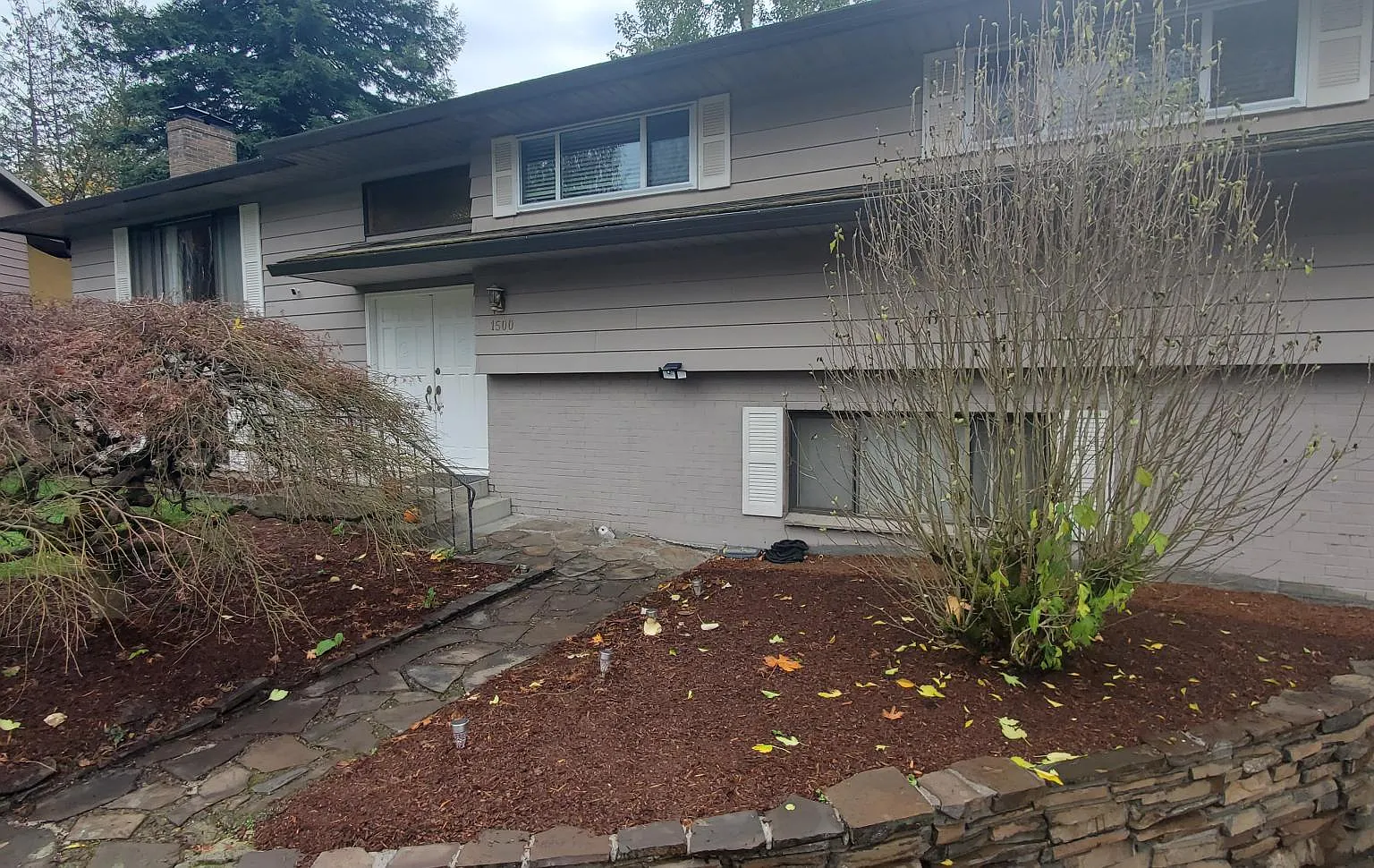1500 SE Eastwood Ct — Photo 1