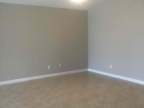 4th image of 4522 SW Savona Blvd