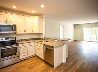 19 Kendall Pond Rd #102, Derry, NH 03038