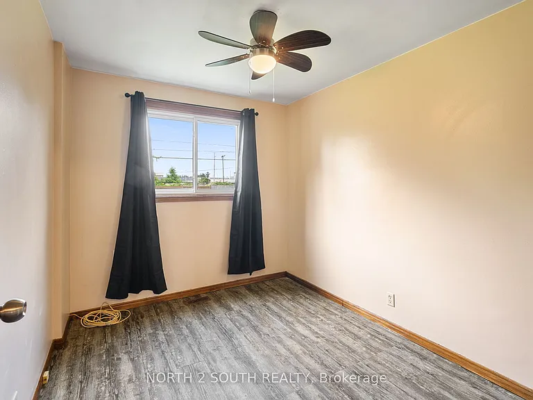 1360 Goyeau St — Photo 15