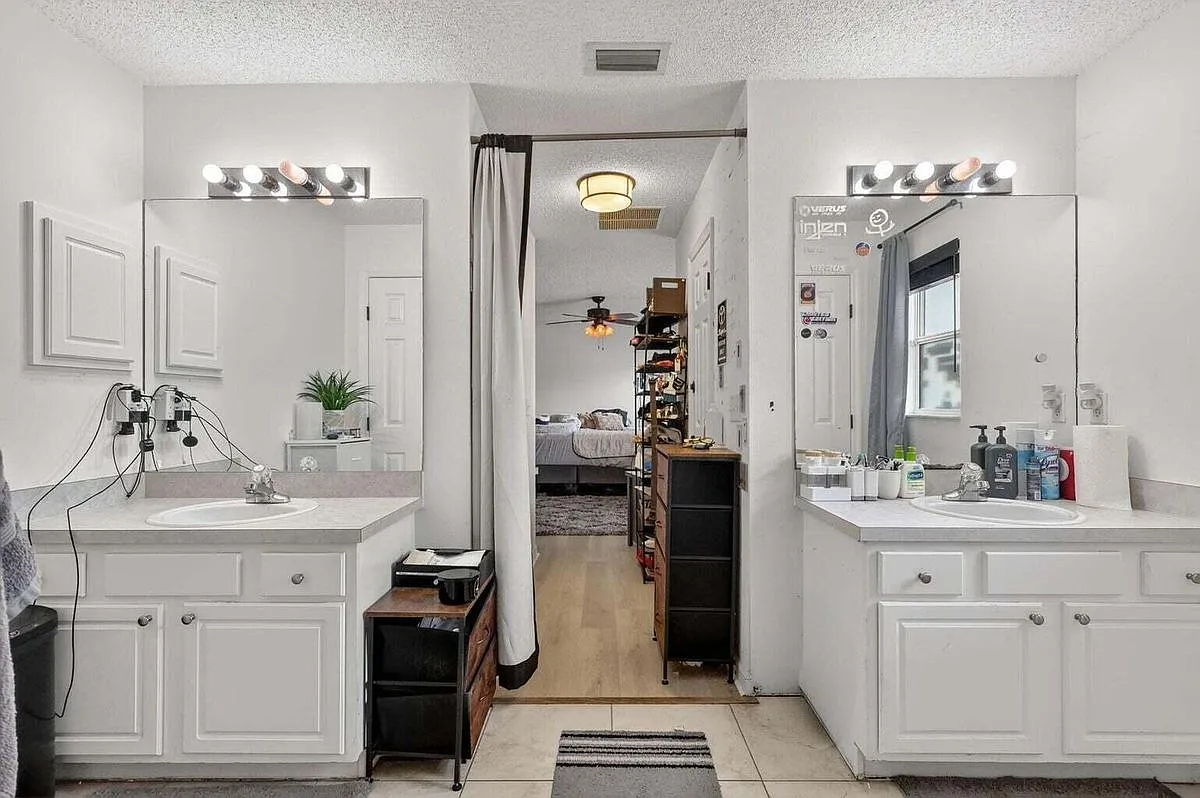 3 bed, 2.0 bath, 1858 sqft, $3,000 — Photo 4