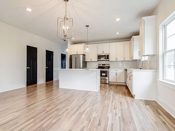 5th image of 731 Arbor Trace Cir Unit 14