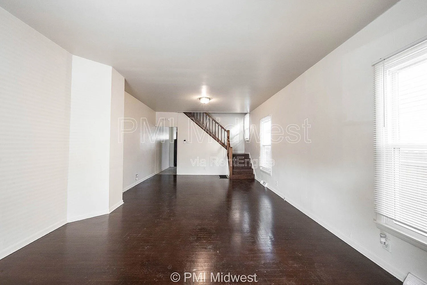 2 bed, 1.0 bath, 1540 sqft, $1,049 — Photo 2