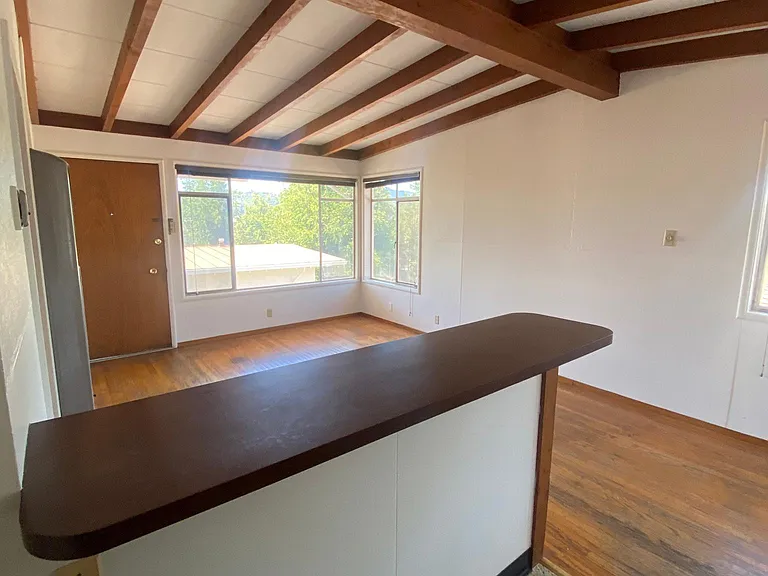 51 Valencia Ave #7 — Photo 1