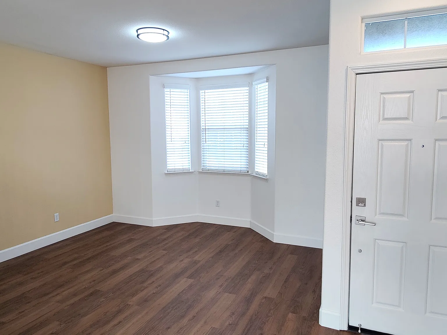 4 bed, 2.5 bath, 1971 sqft, $2,495 — Photo 2