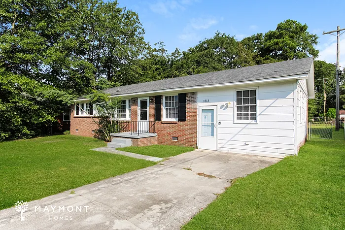 3 bed, 1.5 bath, 1200 sqft, $1,645 — Photo 3