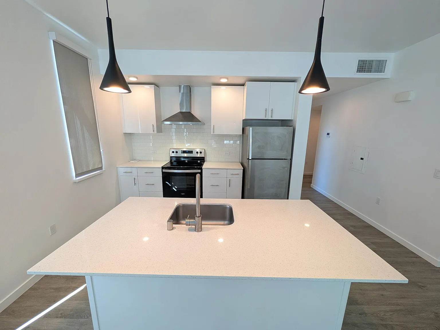 2 bed, 1050 sqft, $2,250 — Photo 4