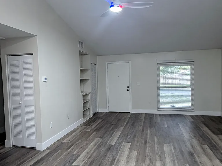 3220 Ludlow Dr — Photo 5