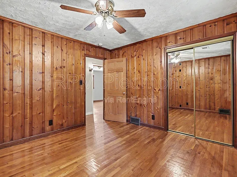 1903 Winthrop Dr SE — Photo 18
