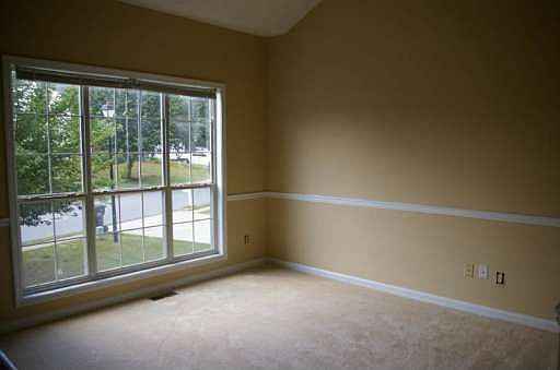 4th image of 2842 Oak Vista Way