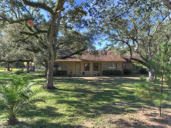 2nd image of 282 Live Oak Dr
