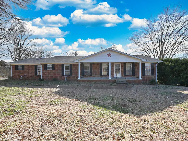 939 Sunset Dr #A — Photo 1