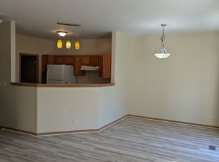 1300 W Oriole Ct, Round Lake, IL 60073