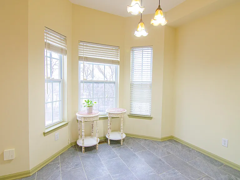 3027 King Ct — Photo 4