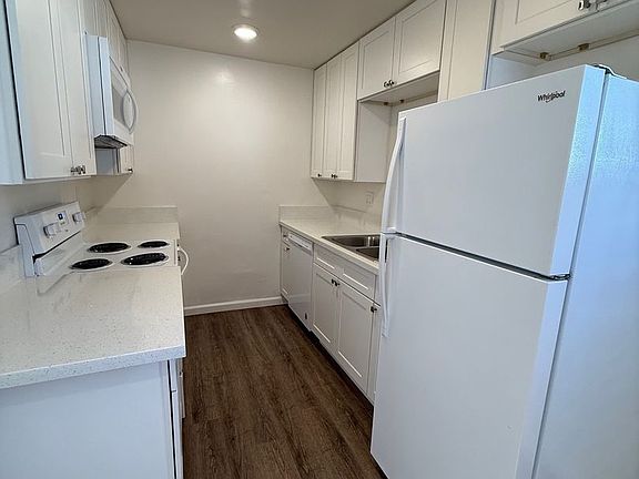 5th image of 936 Loring St #1A