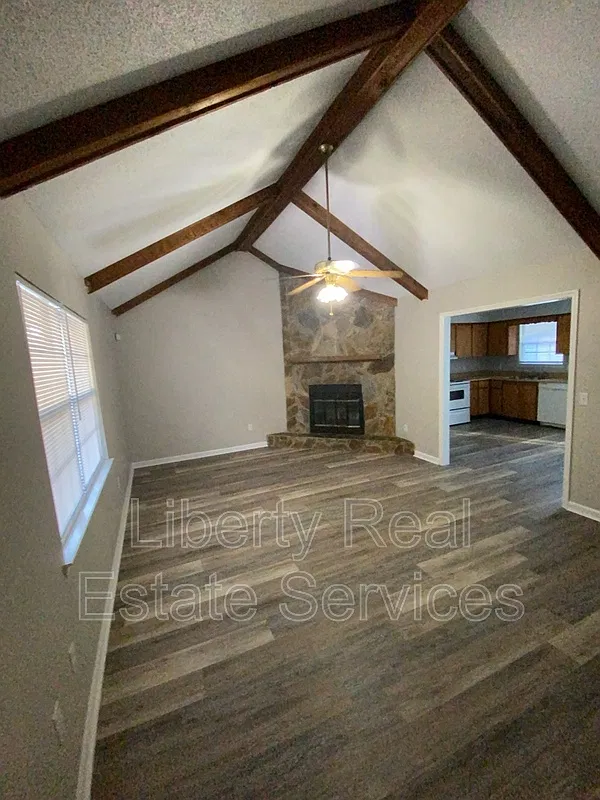 Oakview — Photo 2