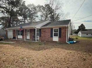 109 Royal Ct, Jacksonville, NC 28546