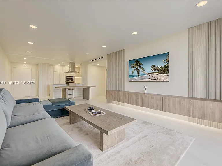 600 Three Islands Blvd #403 — Photo 14
