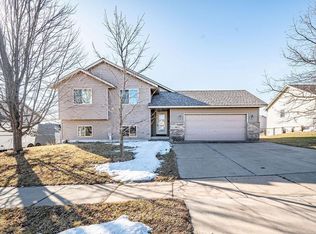 369 W Overlook Dr, Ellsworth, WI 54011