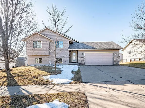 369 W Overlook Dr, Ellsworth, WI 54011