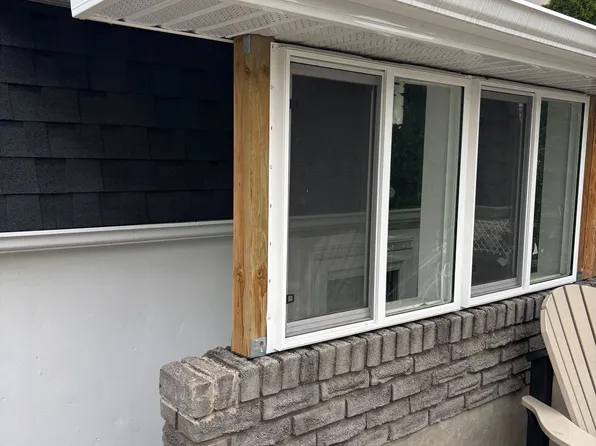38 Manor Rd, Saint Catharines, ON L2N 3B5