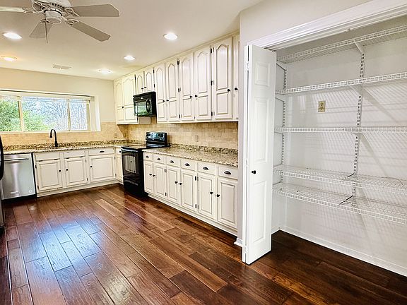 4th image of 9002 Scottish Pastures Dr