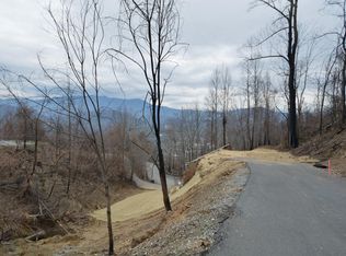 553 Greystone Heights Rd, Gatlinburg, TN 37738