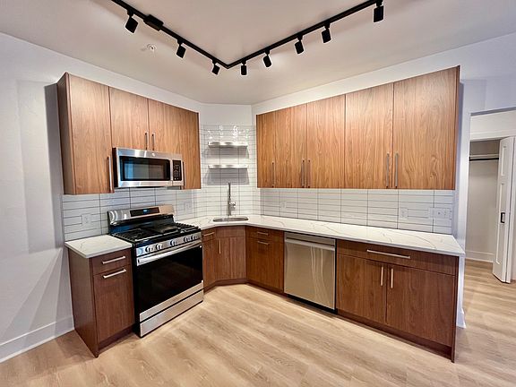 3rd image of 316 S Highland Ave #201