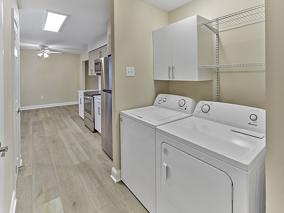 Woods Edge 3 bedroom laundry