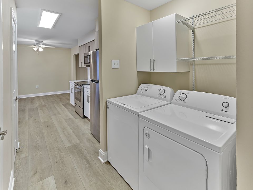 Woods Edge 3 bedroom laundry