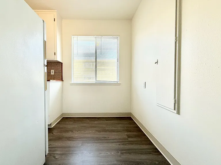 420 S 7th St #6 — Photo 6