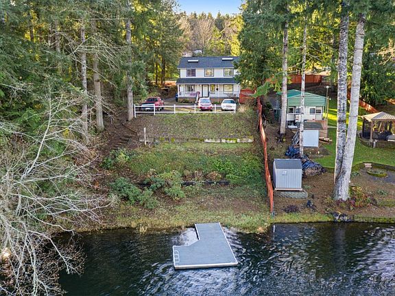 2nd image of 1330 SE Crescent Dr
