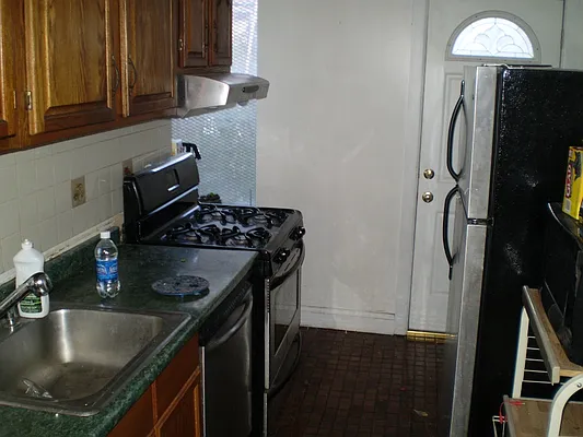 Rented by Maximus Realty Group | media 10