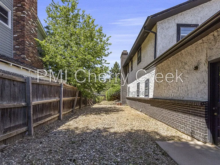 207 S Ursula St — Photo 33