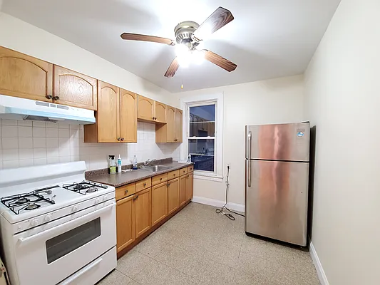 Rented by Astoria Realty | media 12