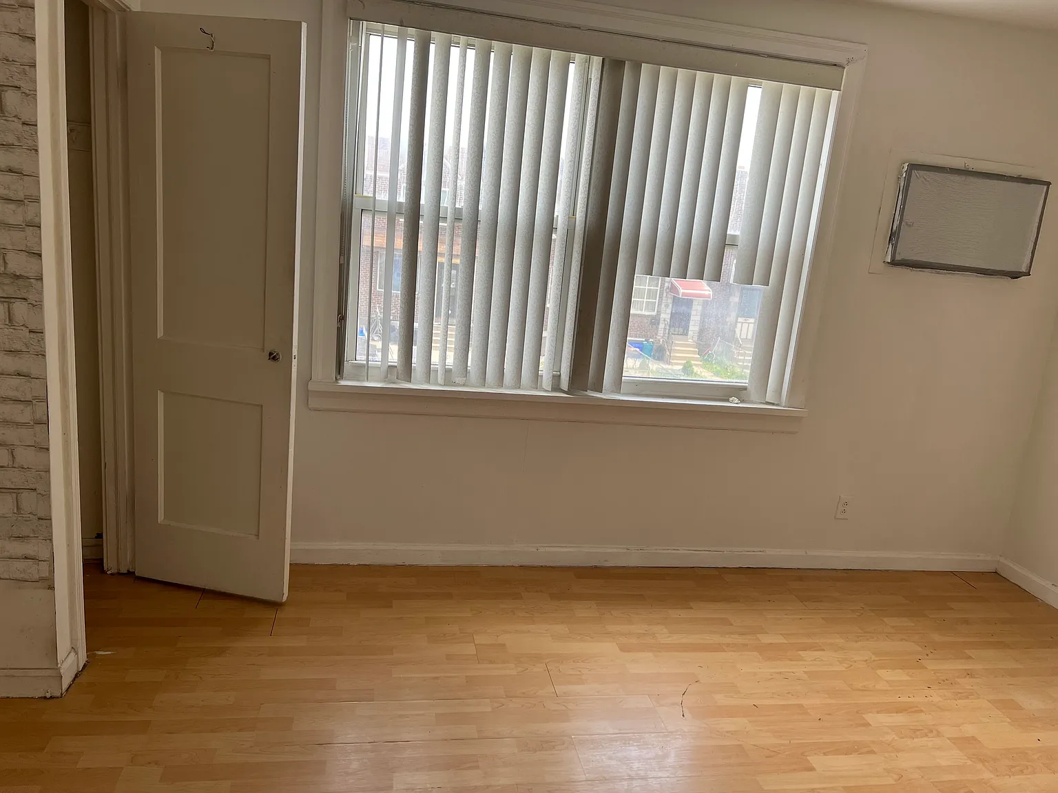 3 bed, 1056 sqft, $1,695 — Photo 2