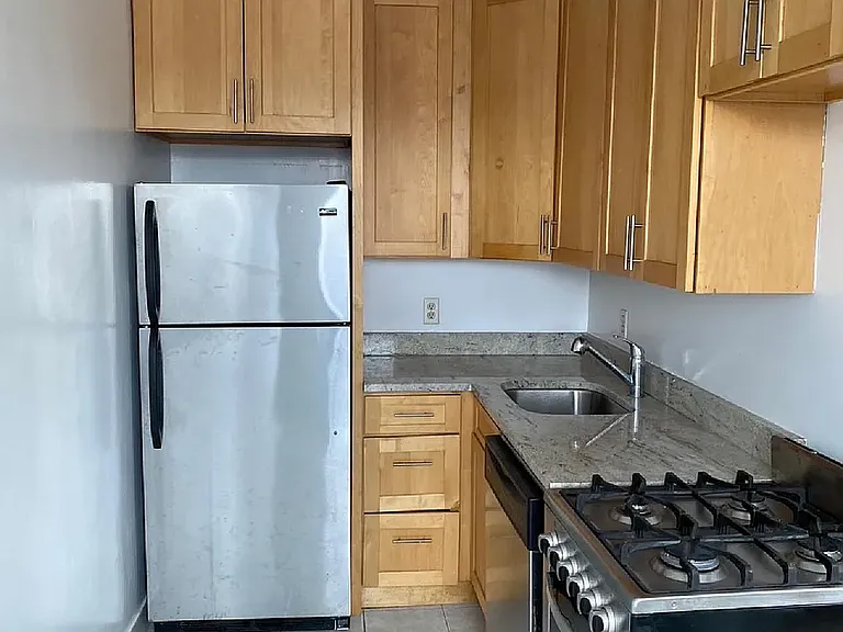 211 W 106th St #12D — Photo 6