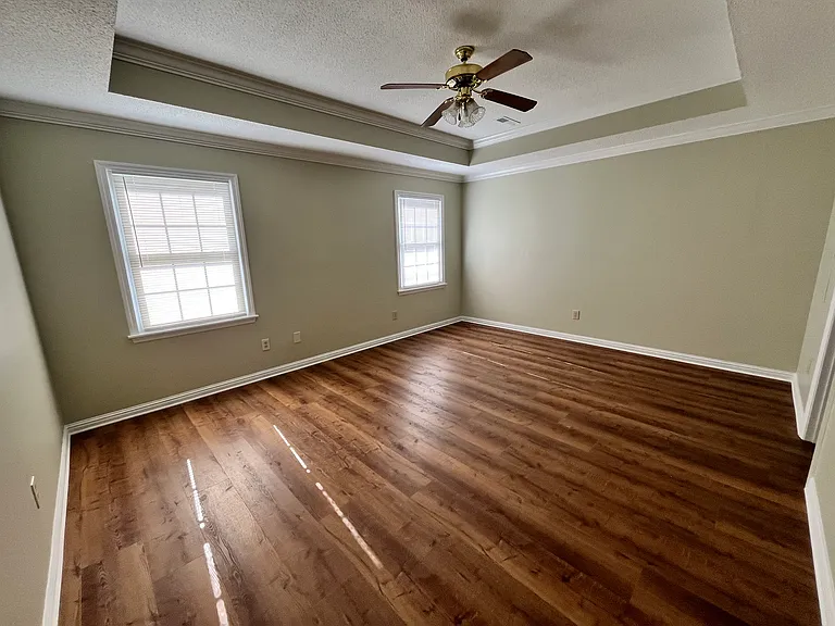 115 Sleepy Hollow Ln — Photo 12