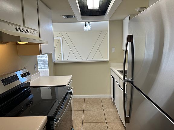 4th image of 605 Oak Park Dr