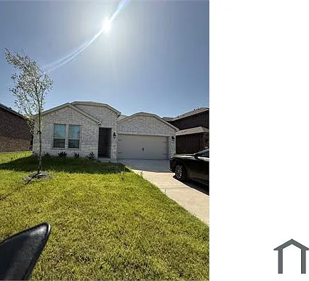 2140 Katharine St — Photo 1