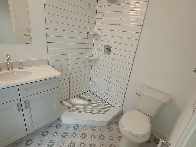 223 E Girard Ave #1R — Photo 15