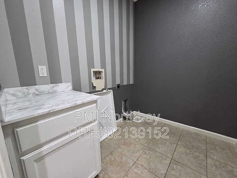 308 Aster St — Photo 12