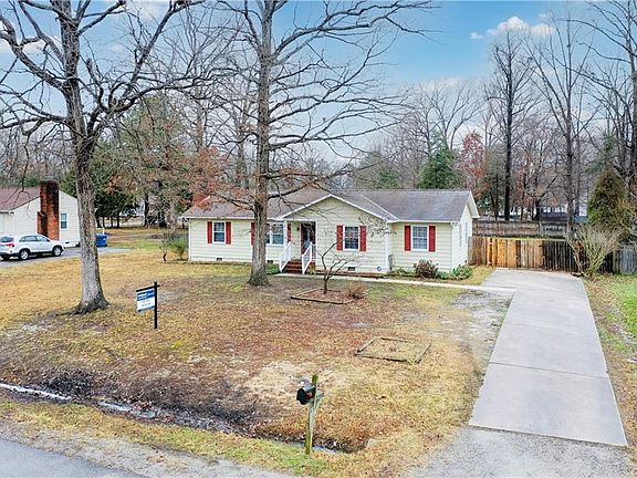 2nd image of 524 Briarwood Cir